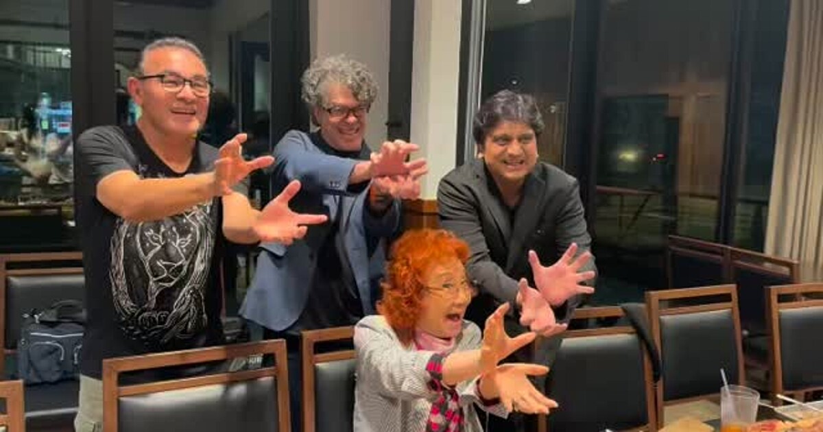 Imagen promocional relacionada con Cuatro voces de Goku unen sus fuerzas para lanzar un Kamehameha