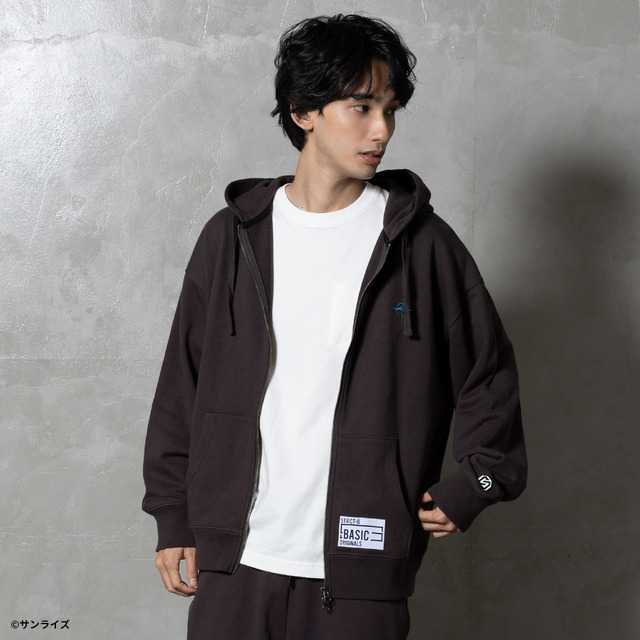 Imagen promocional relacionada con Gundam lanza sudaderas y pantalones inspirados en Zeon, Char y Amuro · imagen 3