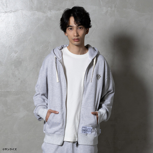 Imagen promocional relacionada con Gundam lanza sudaderas y pantalones inspirados en Zeon, Char y Amuro · imagen 4