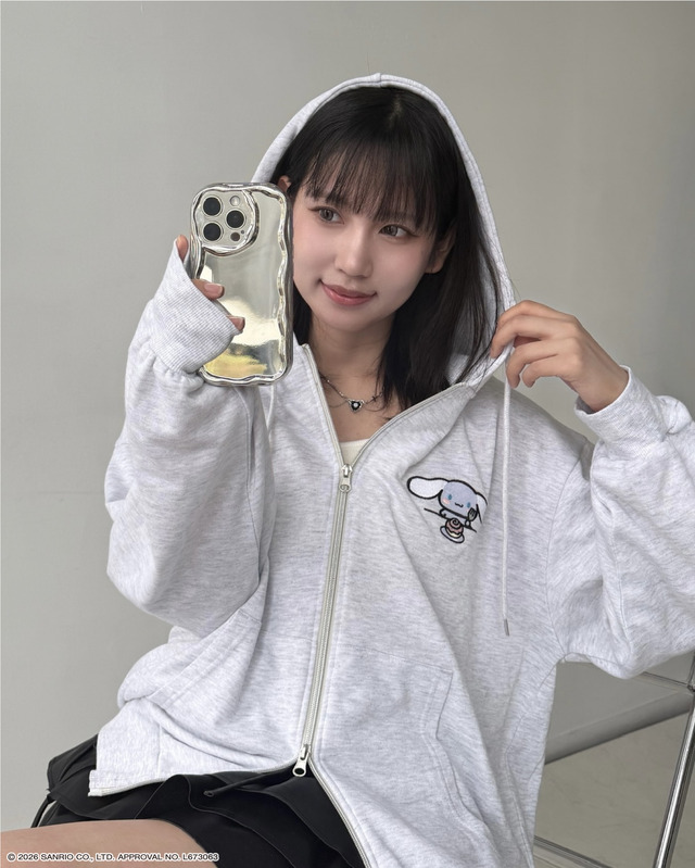 Imagen promocional relacionada con Sanrio presenta sudaderas de doble cremallera con Hello Kitty, Pompompurin, Cinnamoroll y Kuromi · imagen 4