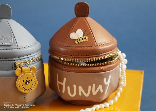 Imagen promocional relacionada con Winnie the Pooh celebra su centenario con nuevos accesorios de cuero de genten · imagen 5