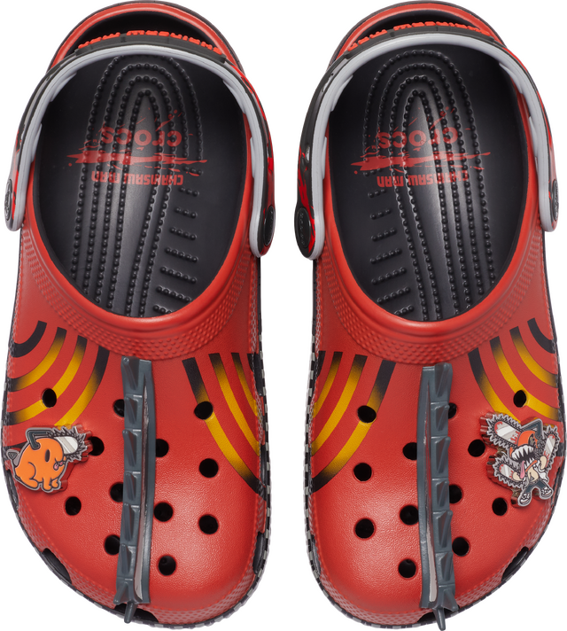 Imagen promocional relacionada con Chainsaw Man y Crocs presentan su primera colección con cuatro diseños inspirados en Denji, Power y Pochita · imagen 3
